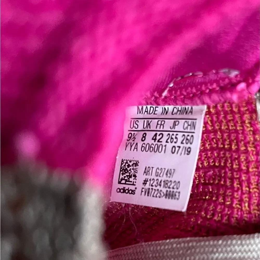 ULTRABOOST 19 SHOES - Picture 6 of 8